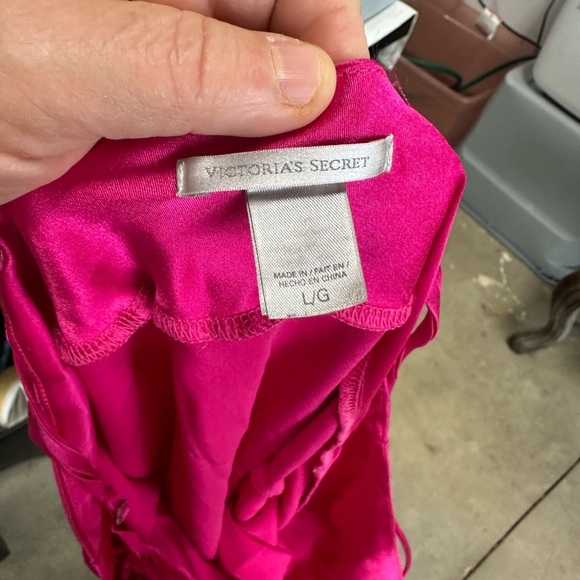 Victorias Secret Chic Fuchsia Satin Chemise - Picture 4 of 5